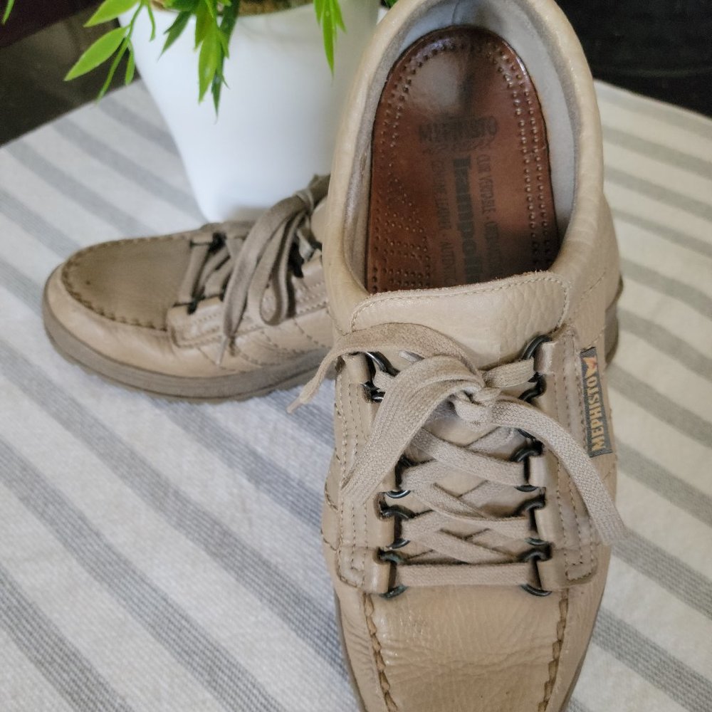 Mephisto Beige Leather Lace-Up Loafers